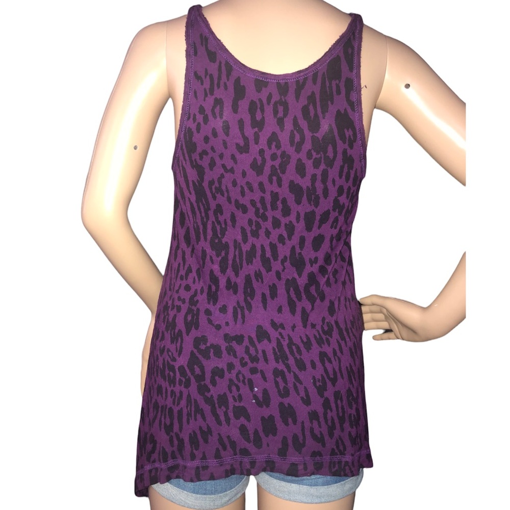𝐕𝐄𝐑𝐀 𝐖𝐀𝐍𝐆 | PURPLE AND BLACK CHEETAH PRINT RACERBACK TANK TOP - Picture 4 of 10